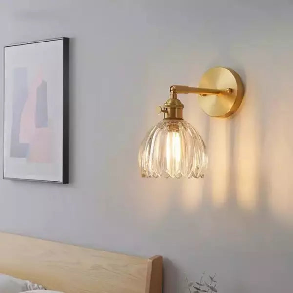 Aplique de pared vintage de cristal y latón