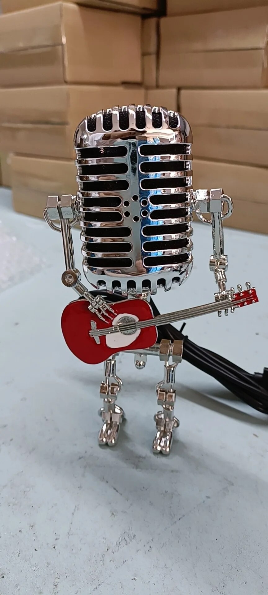 robot-table-lamp-with-guitar-a-4-b2vwqb