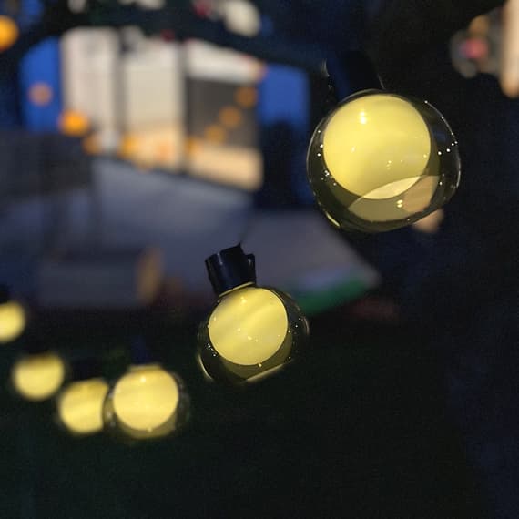 Guirnalda de luces solares para exteriores con brillo cálido