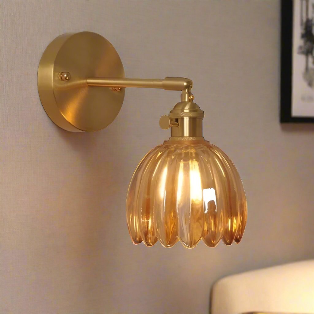 Aplique de pared vintage de cristal y latón