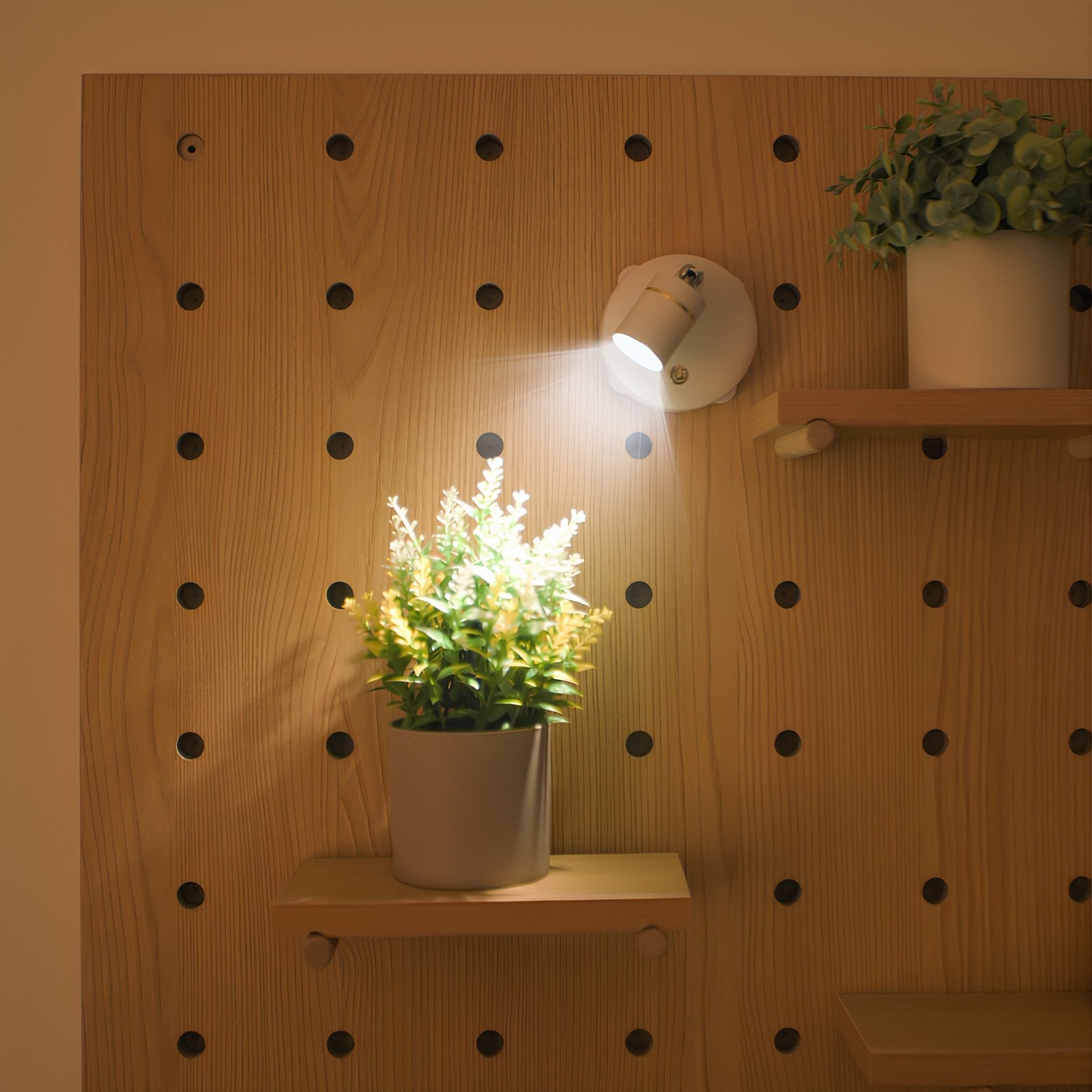 LED-Strahler verstellbar wandmontiert