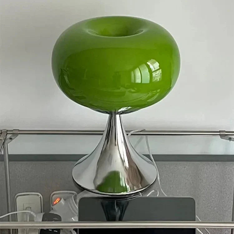 vintage-inspired-table-lamp-wi-2-7tx54x