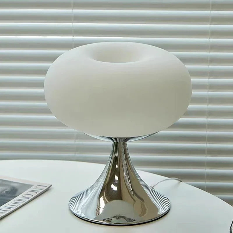 vintage-inspired-table-lamp-wi-4-1gjyo4