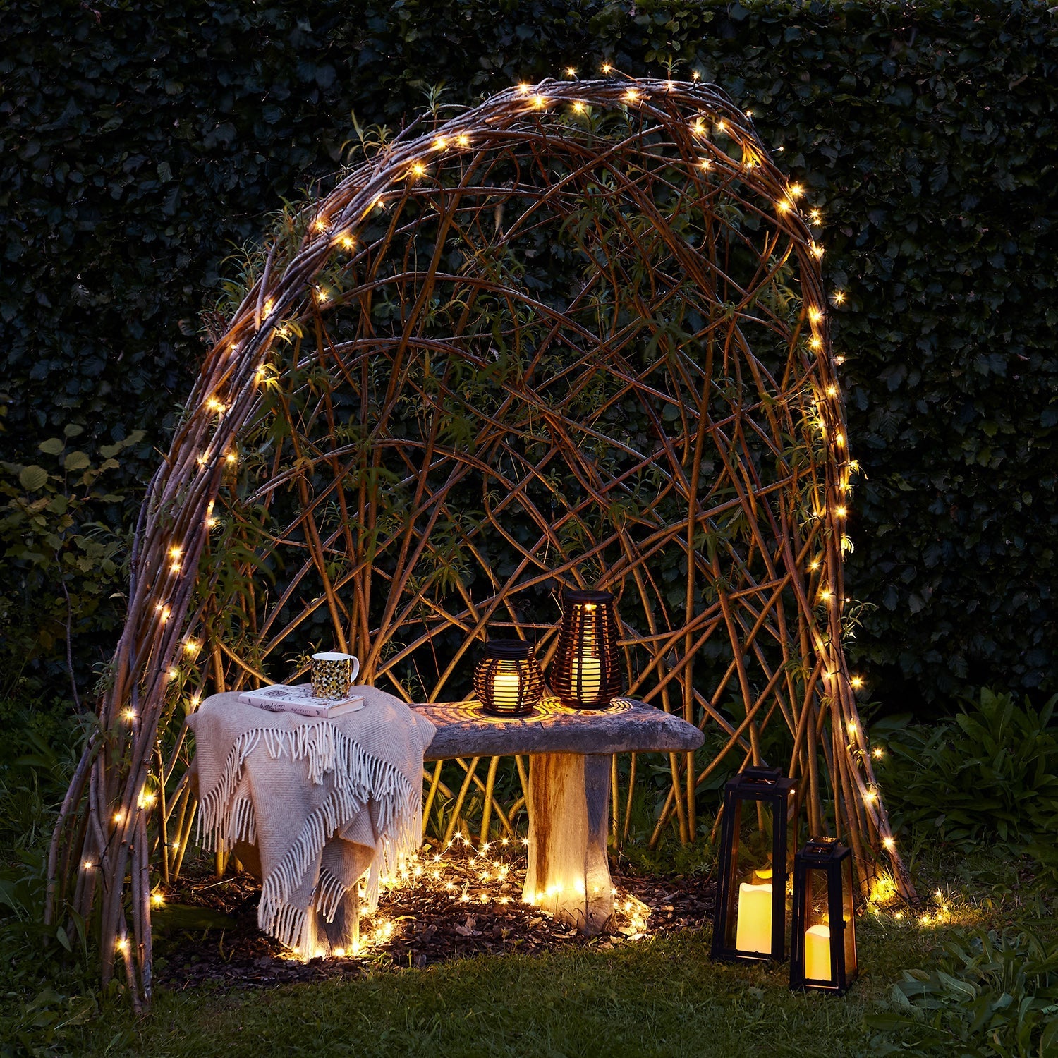 LL100YW_LED-Outdoor-Battery-Fairy-Lights-Green-Cable-Garden-Bench_P5.jpg